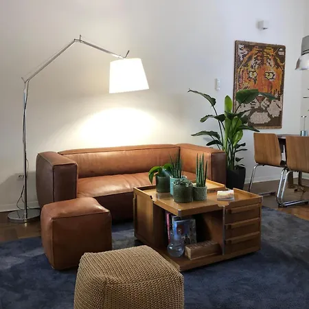 Art Apartment *
